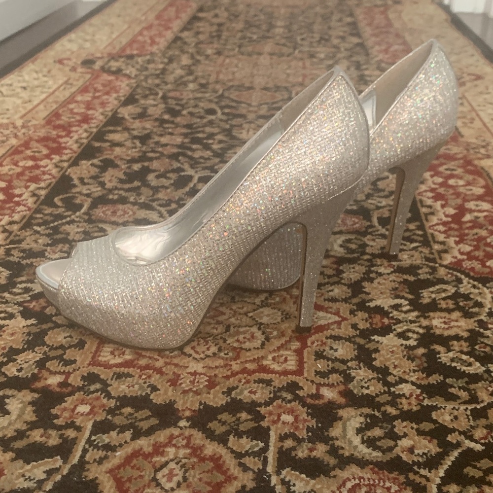 Worthington Silver Glitter Peep-Toe Heels - Picture 3 of 10
